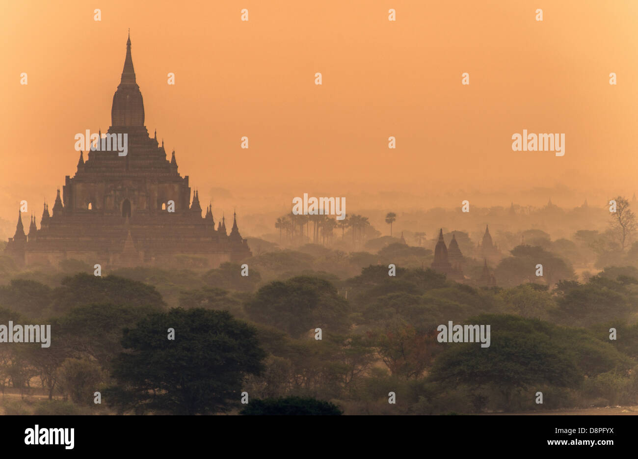 Bagan stupas bouddhistes de la région de Mandalay Birmanie Myanmar Banque D'Images