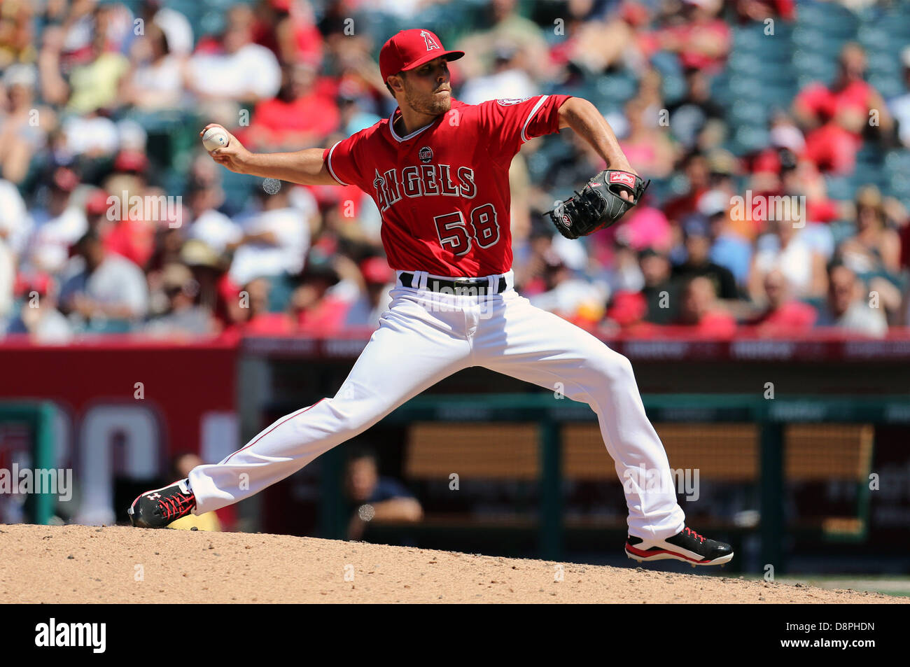 Anaheim, Californie, USA. 2 juin 2013. Los Angeles Angels relief pitcher Michael Kohn (58) emplacements au cours de la Petite Ligue de jours et le jeu entre les Astros de Houston et les Angels de Los Angeles au Angel Stadium le 2 juin 2013 à Anaheim, en Californie. Rob Carmell/CSM/Alamy Live News Banque D'Images