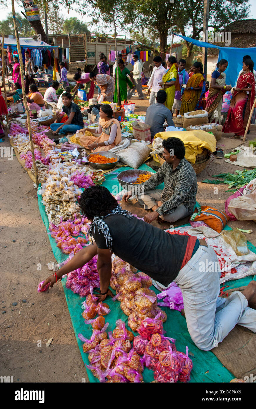 Marché de producteurs indiens dans le village de Moka, Madhya Pradesh, Inde Banque D'Images