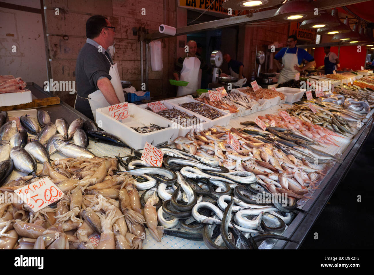 Marché aux poissons de mer d'Ortigia, Syracuse, Sicile, Italie Banque D'Images
