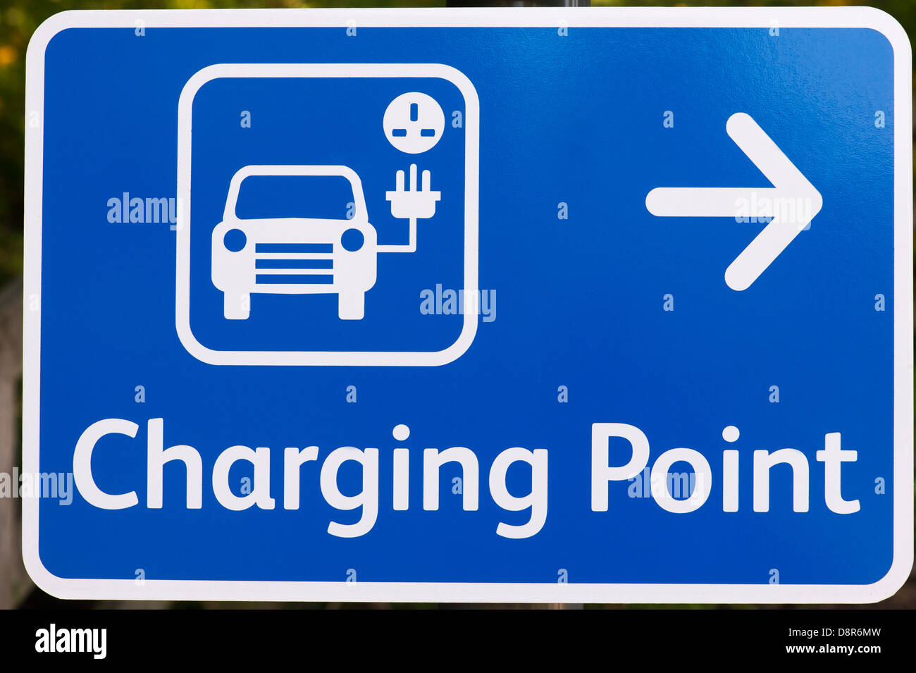 Voiture électrique point de recharge sign Banque D'Images