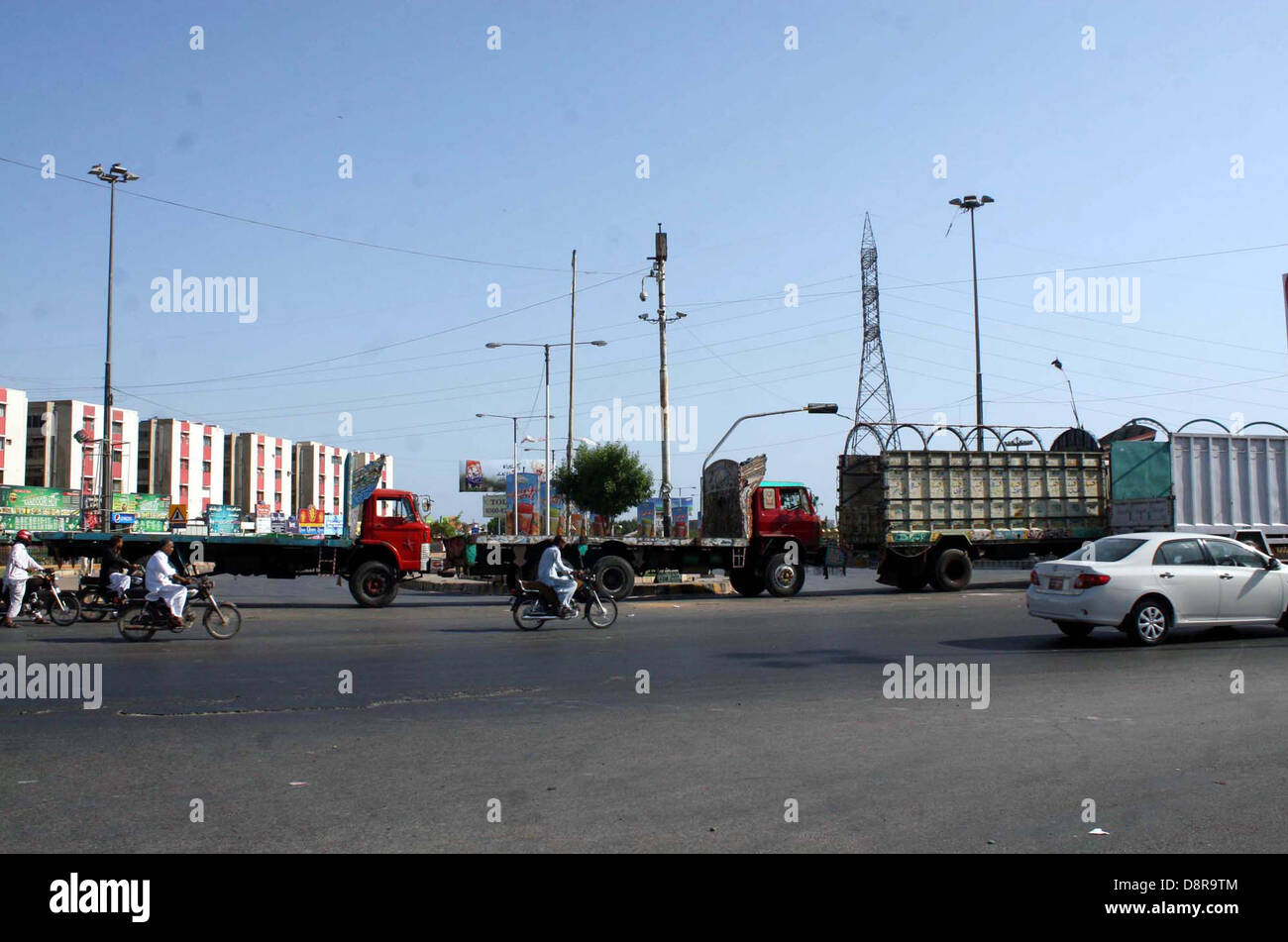 La route mène vers Bilawal Maison vue fermé pour des raisons de sécurité, près de bassin de plaisance dans la région de Clifton Karachi le Lundi, Juin 03, 2013. Banque D'Images