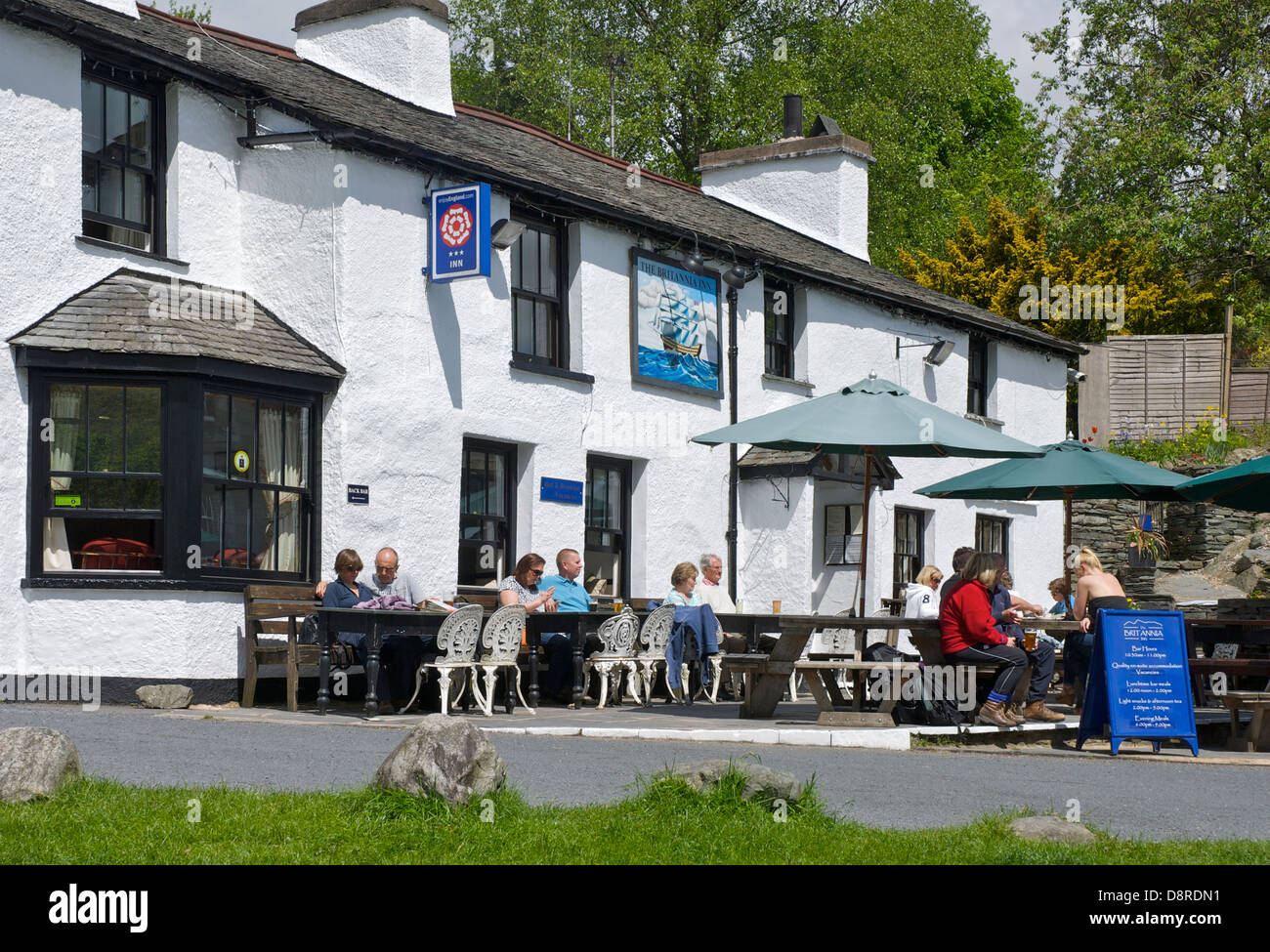 Le Britannia Inn dans le village de Great Langdale, Langdale, Parc National de Lake District, Cumbria, Angleterre, Royaume-Uni Banque D'Images