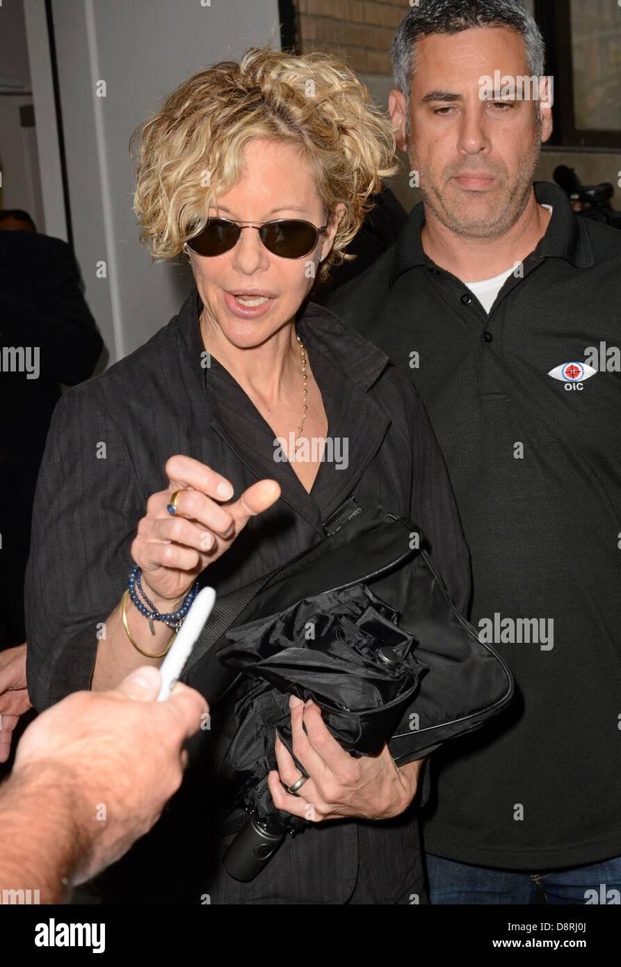 New York, USA. 3 juin 2013. Meg Ryan à l'apparence en magasin pour rencontrer les créateurs : Stephen King, John Mellencamp, et T Bone Burnett, l'Apple Store de SoHo, New York, NY Le 3 juin 2013. Photo par : Derek Storm/Everett Collection/Alamy Live News Banque D'Images