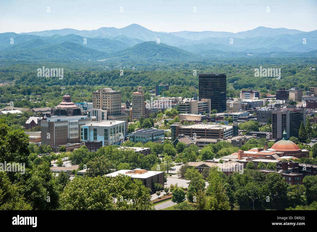 Asheville, Caroline du Nord, niché dans les magnifiques montagnes Blue Ridge. (ÉTATS-UNIS) Banque D'Images