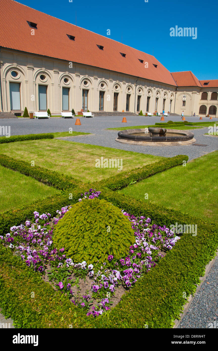 Jardins autour de l'école d'équitation Jizdarna quartier Hradcany Prague République Tchèque Europe Banque D'Images