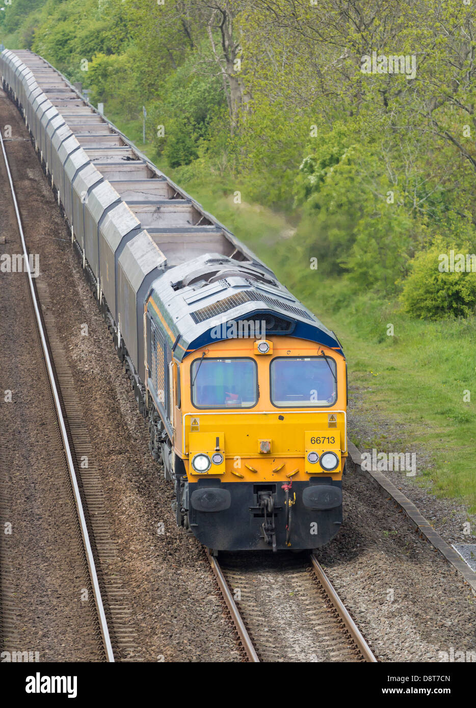 Train de marchandises sur la côte est de l'exécution de la ligne de charbon Port of Tyne à Drax power station dans le Yorkshire du Nord, Banque D'Images