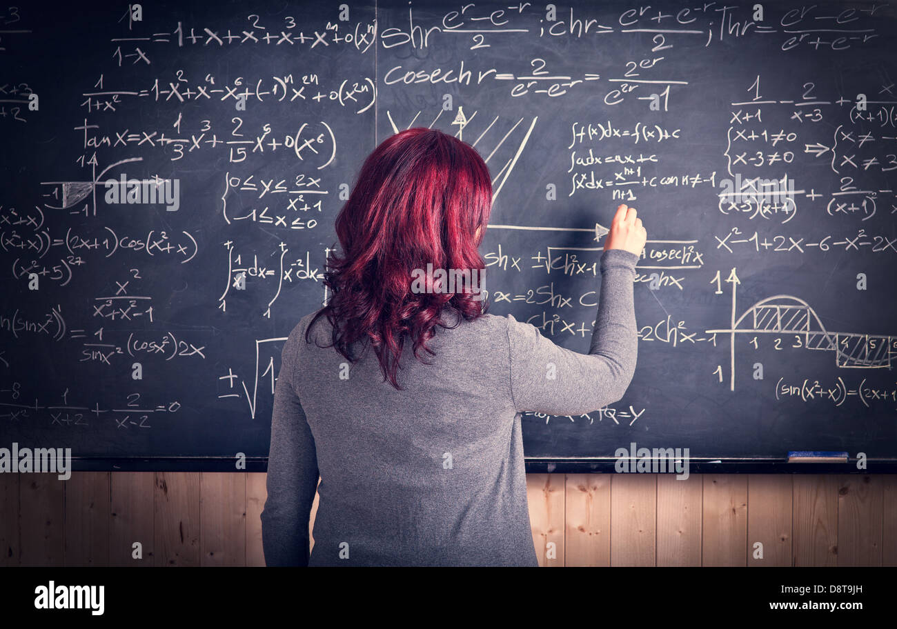 Portrait of caucasian teacher et blackboard Banque D'Images