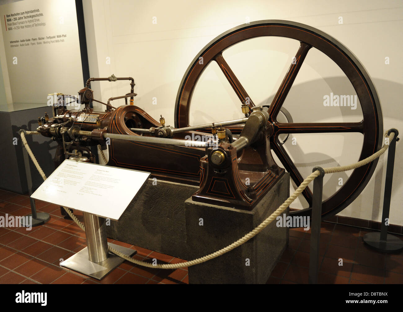 Moteur à gaz fixe. Les moteurs à combustion interne qui sera construite dans le moteur Deutz en usine à gaz. L'inflammation par une flamme. Banque D'Images