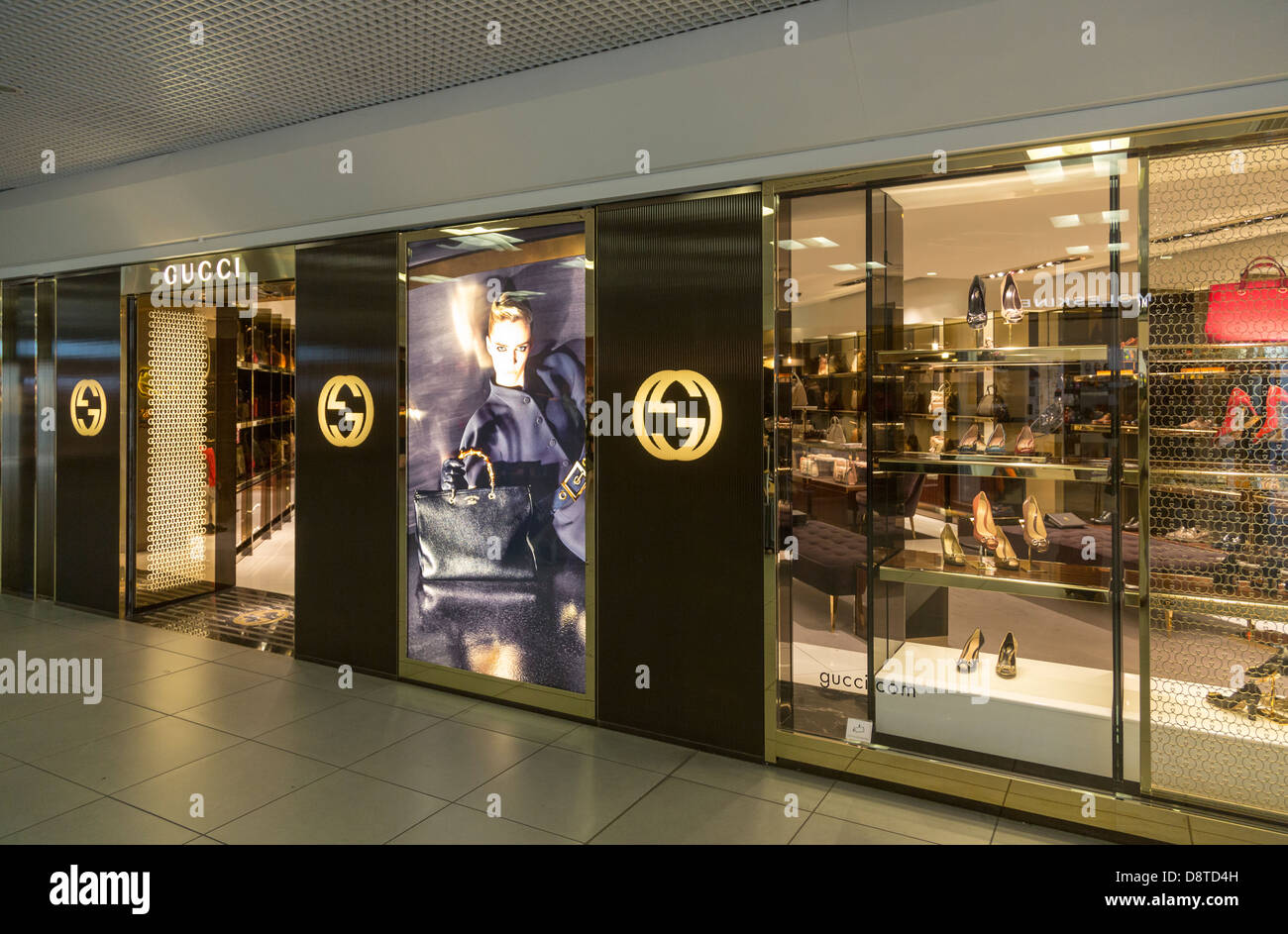 Boutique Gucci l'aéroport Fiumicino de Rome, Italie Banque D'Images