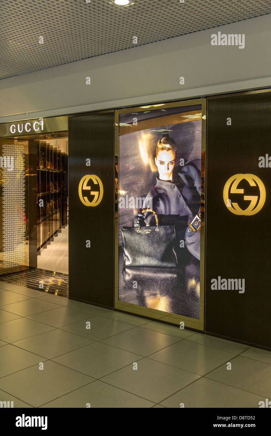 Boutique Gucci l'aéroport Fiumicino de Rome, Italie Banque D'Images