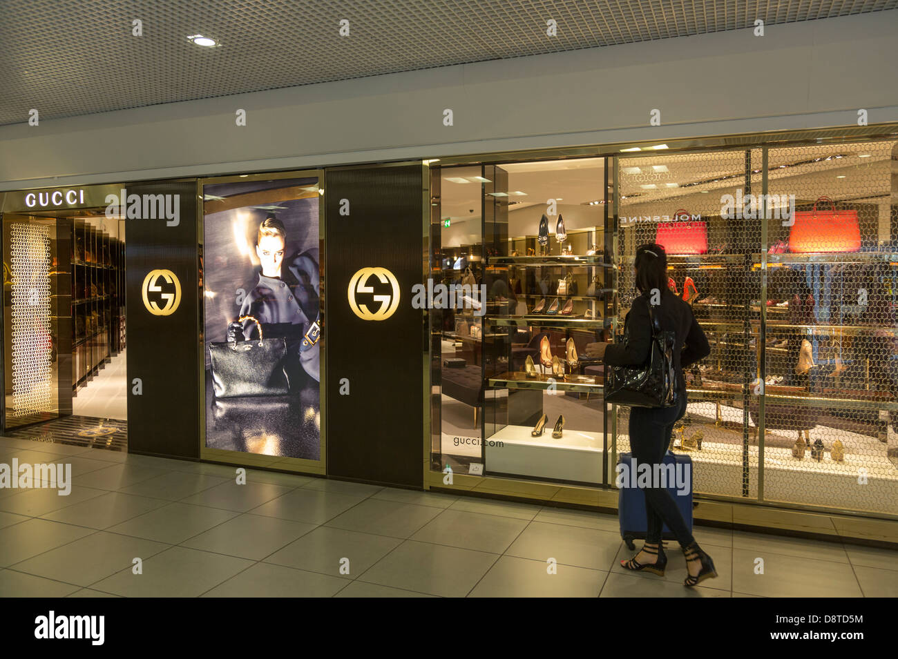 Boutique Gucci l'aéroport Fiumicino de Rome, Italie Banque D'Images