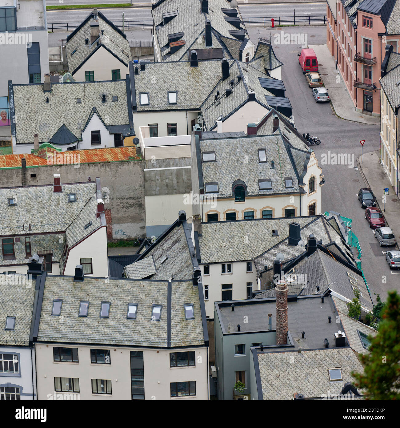 Toits de maisons à Alesund, Norvège Banque D'Images