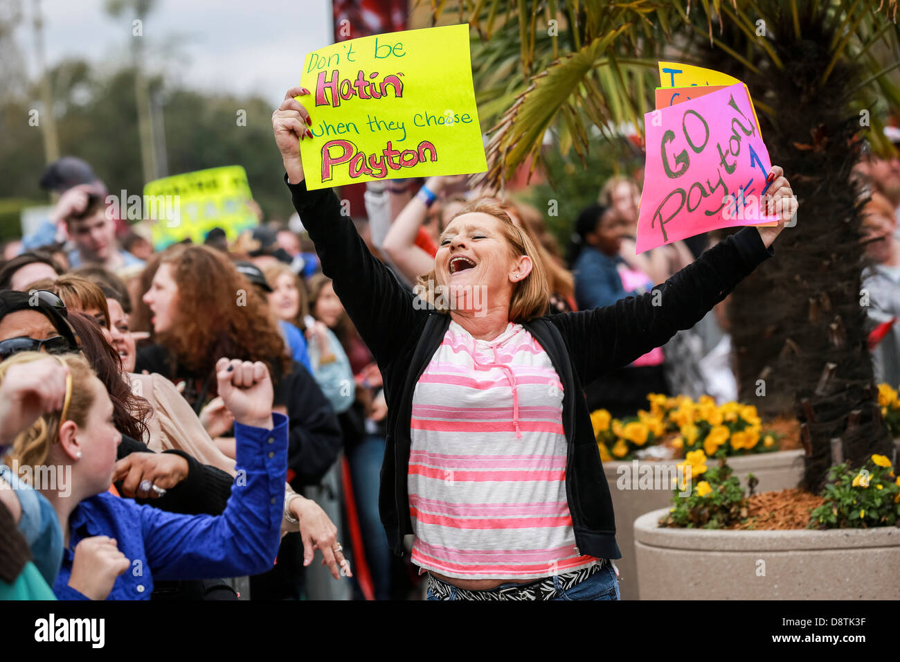 Les foules se rassemblent pour Fox Television est le facteur X auditions le 19 mars 2013 à Charleston, SC. Banque D'Images