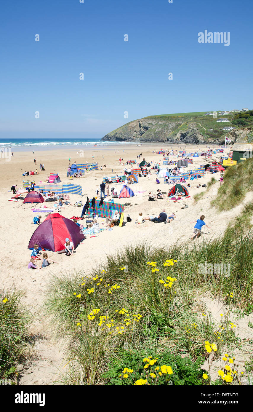 La plage de sable de Mawgan Porth à Cornwall, UK Banque D'Images