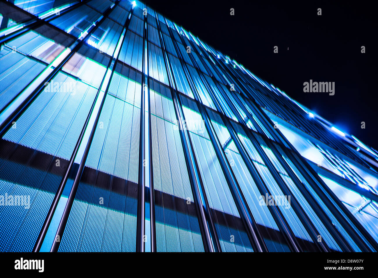 Science Centre, éclairage à LED, Calgary, Alberta, Canada, nuit, Abstrait, Architecture, éclat, beauté, moderne, smart , spa Banque D'Images