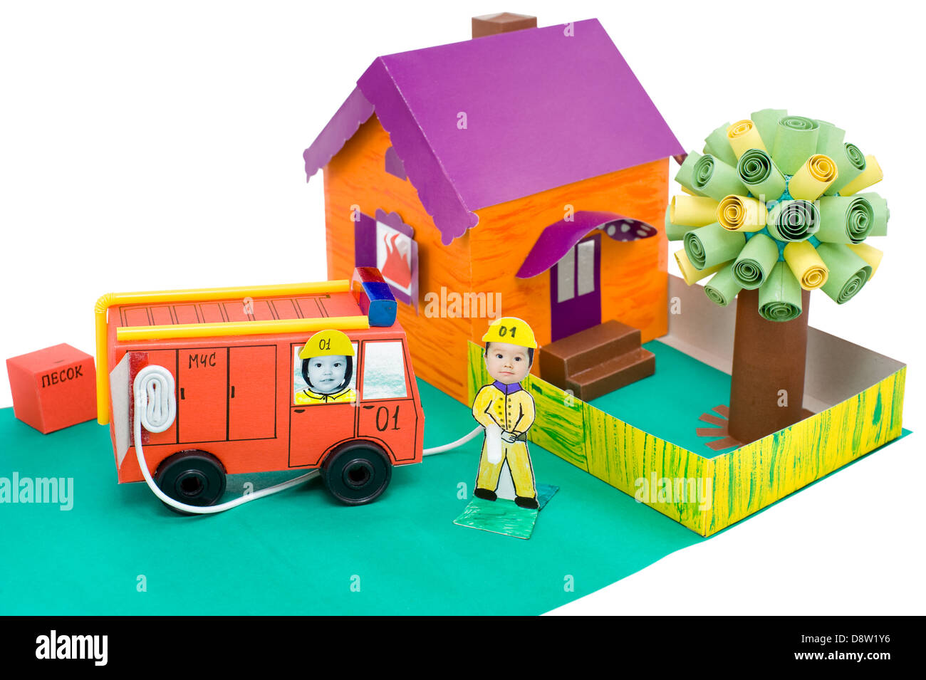 La lutte contre les incendies, de l'artisanat en carton pour enfants Banque D'Images