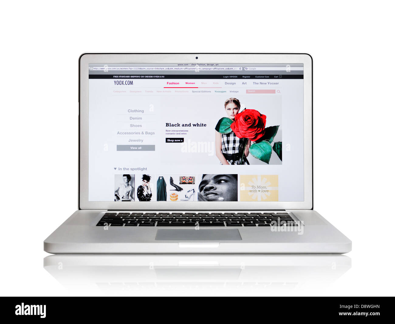 Site web sur un écran d'ordinateur portable YOOX - Italien internet mail  détaillant afin d'hommes et femmes, vêtements et accessoires multimarques  Photo Stock - Alamy