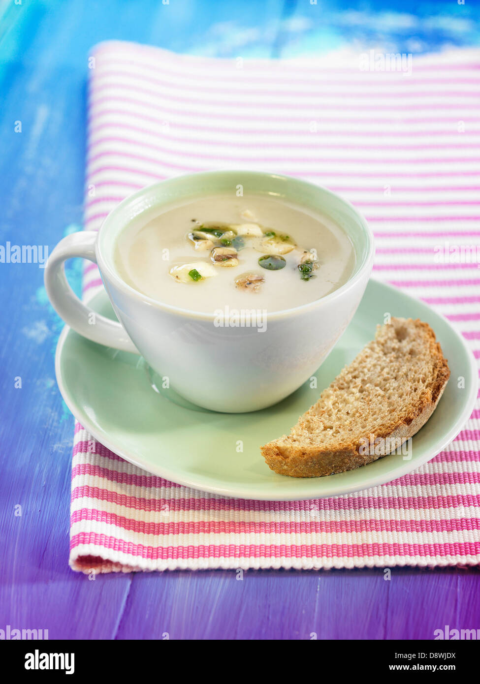 Crème de champignons soupe faite avec du lait de soja Banque D'Images