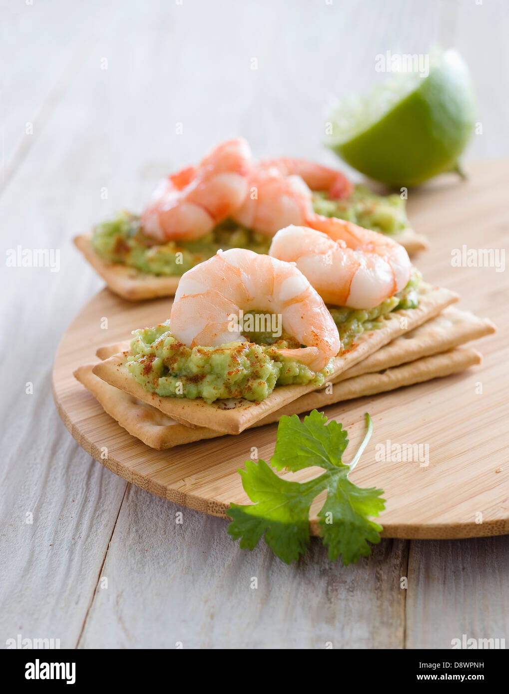 Guacamole et crevettes canapés Banque D'Images