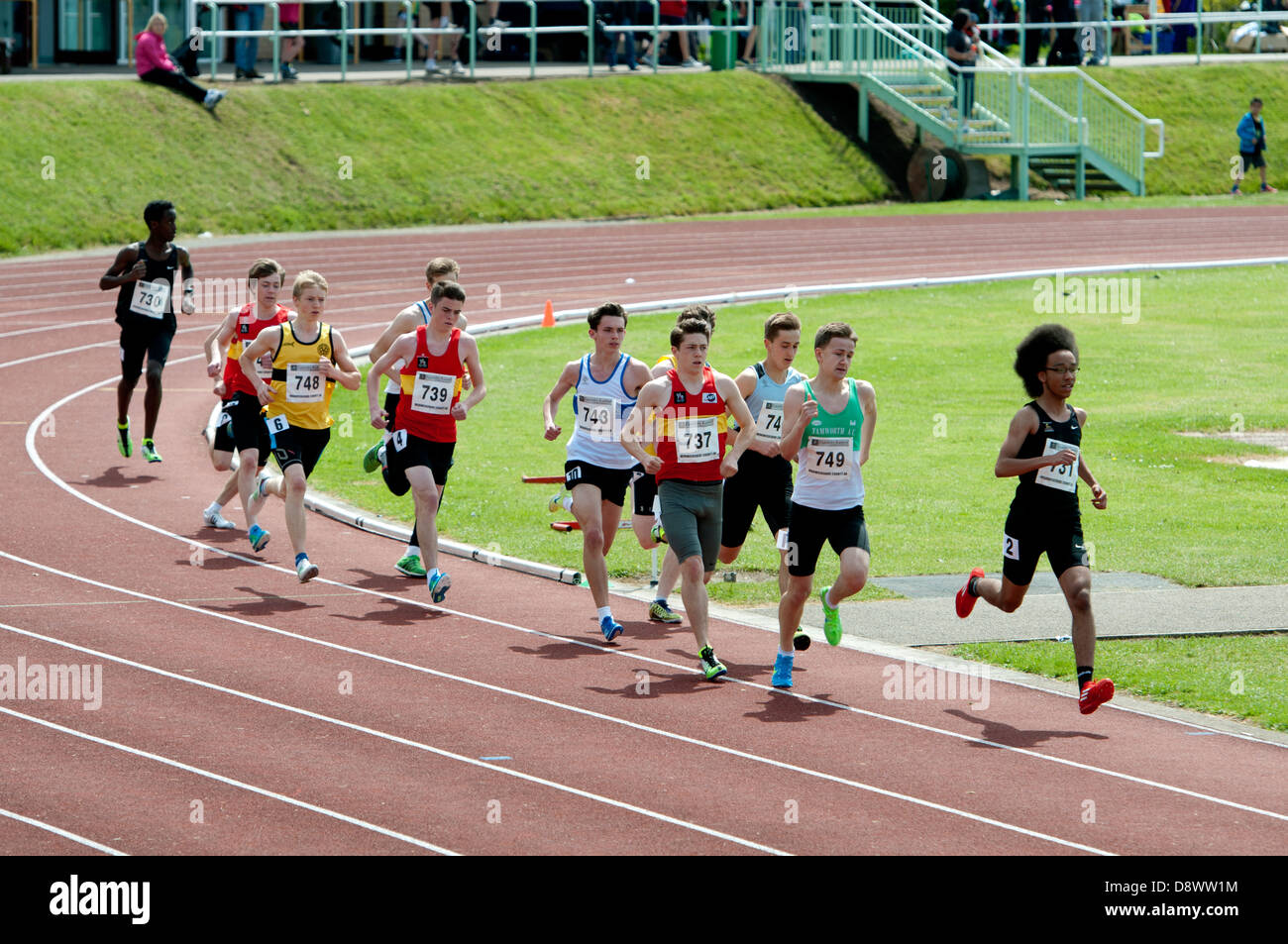 L'athlétisme, les adolescents milieu course de fond. Banque D'Images