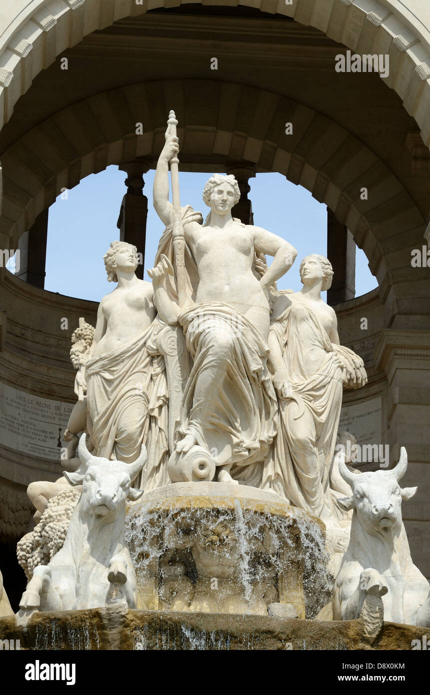 Fontaine baroque allégorique au Palais Longchamp (1839-1869) ou Château de Longchamp d'eau Marseille ProvenceFrance Banque D'Images