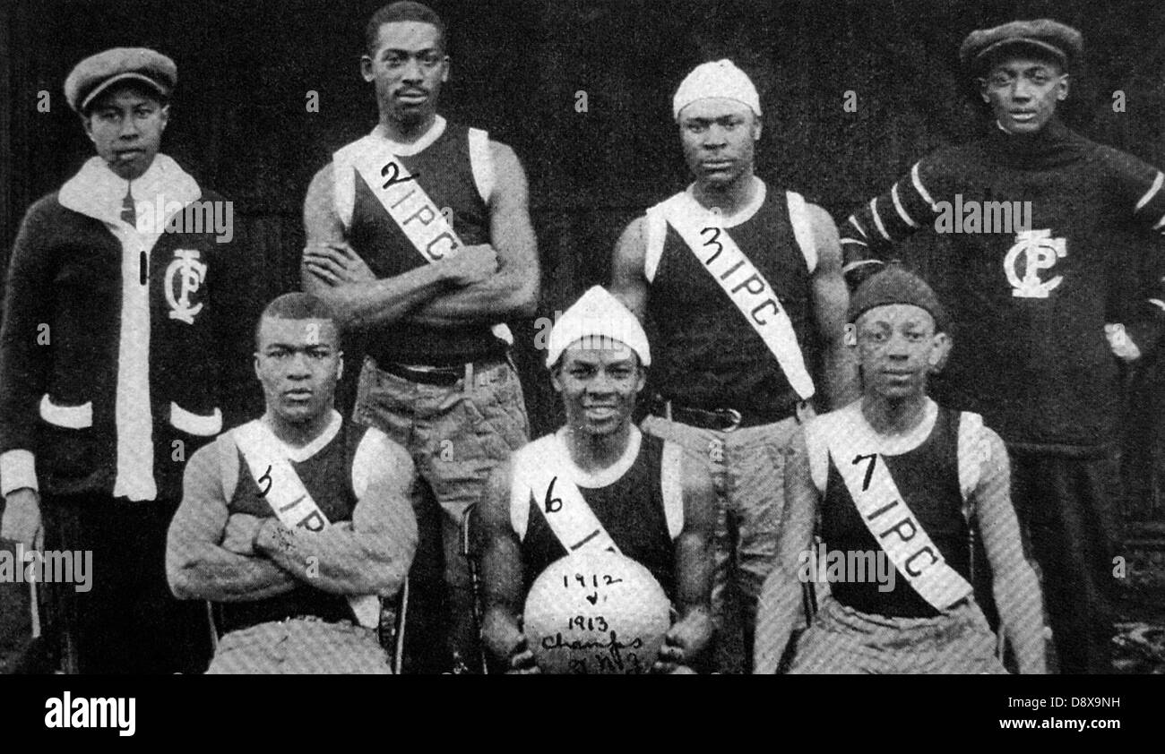 Le Club de plaisir indépendant Orange, New Jersey, tous les hommes noirs de l'équipe de basket-ball, 1910 Banque D'Images
