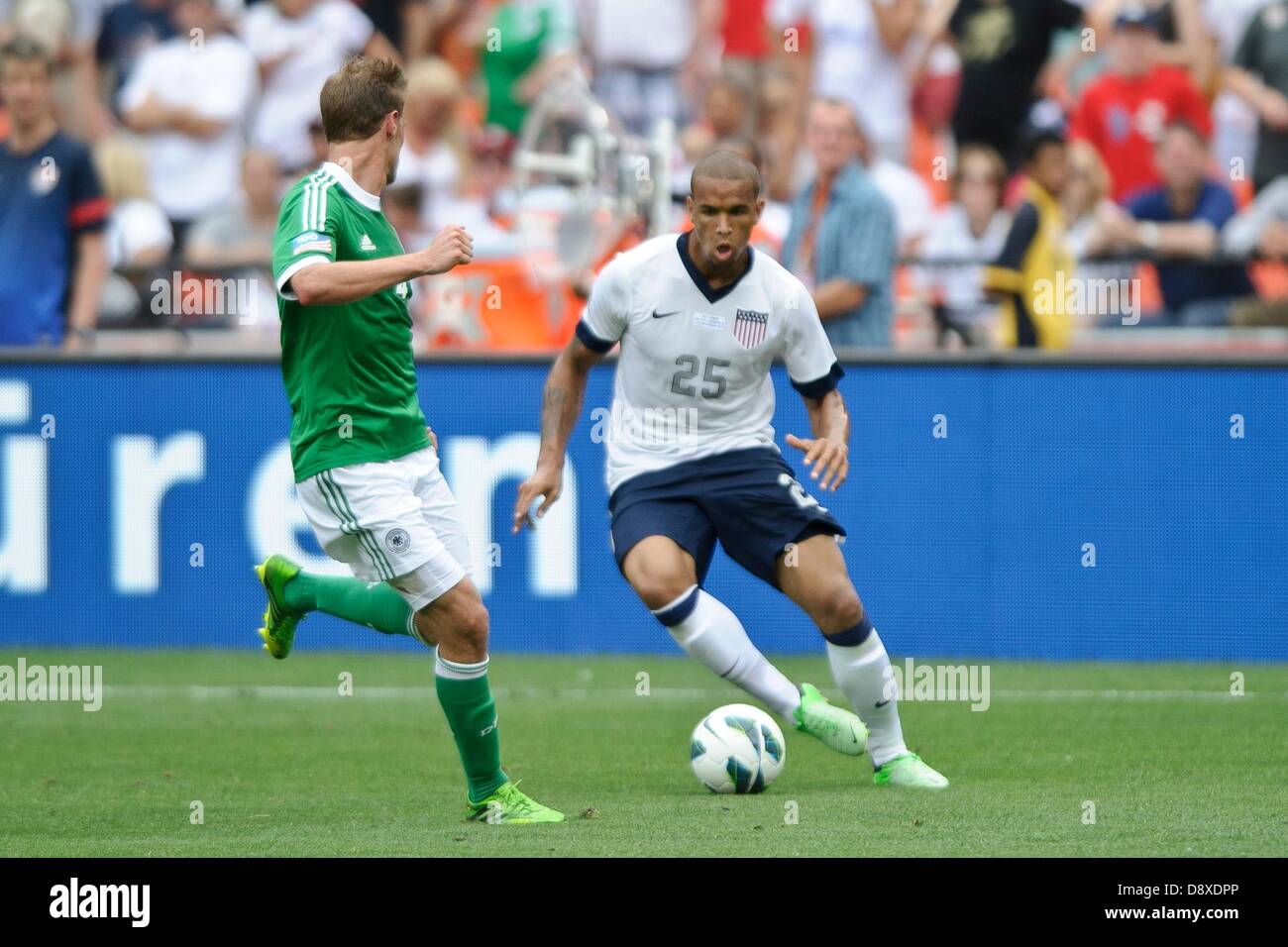 2 juin 2013 - Washington Dc, District of Columbia, États-Unis - 02 juin 2013 : U.S. Men's National Team avant Terrence Boyd (25) a l'air de faire un jeu pendant la U.S. Men's National Team vs équipe nationale allemande- match à la célébration du centenaire du Stade RFK - Washington, D.C. aux États-Unis de l'équipe nationale masculine bat l'Allemagne 4-3. Banque D'Images