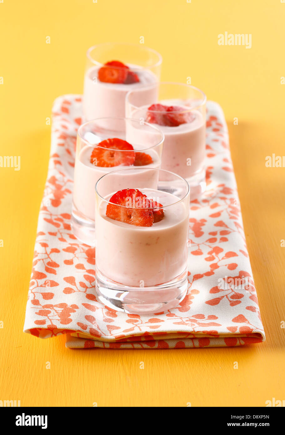 L'eau de rose aux fraises et des milk-shakes Banque D'Images