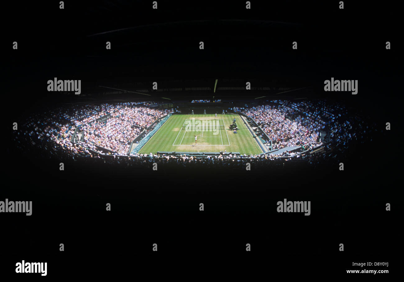 Angleterre London Wimbledon Centre Court au cours de match de tennis Banque D'Images