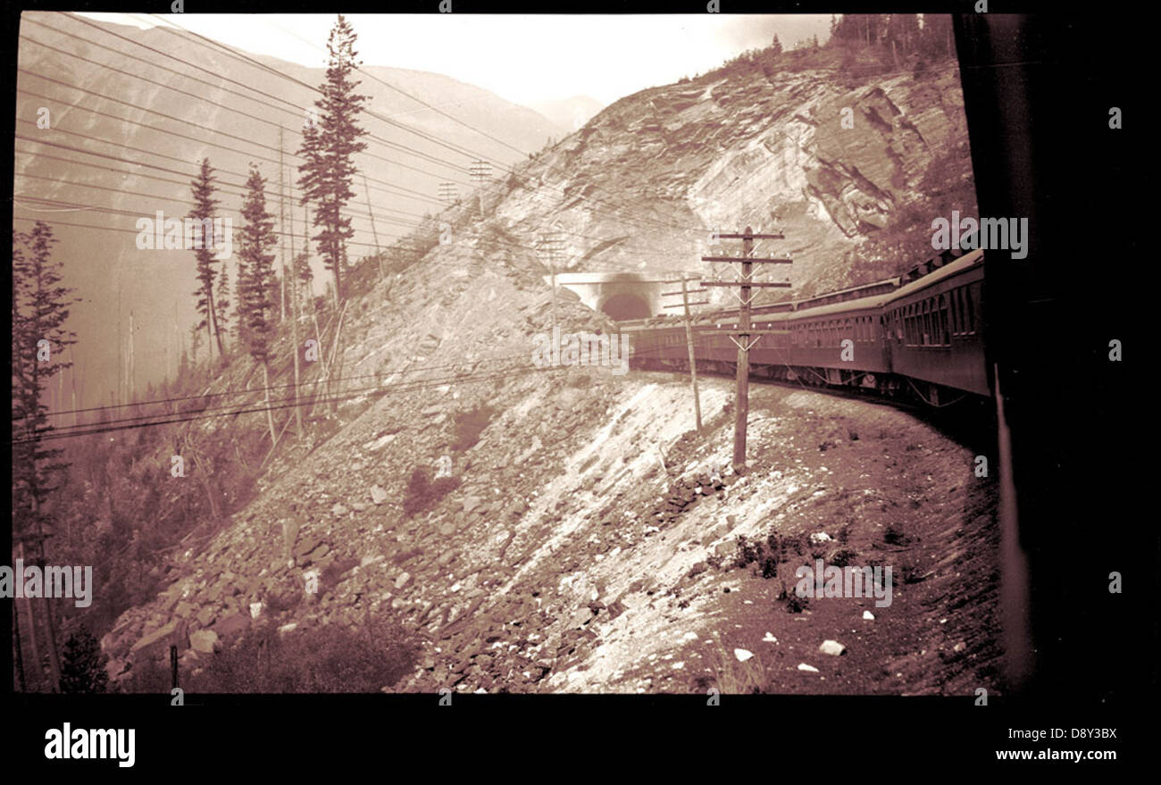 Cette image d'archive sans titre de la Nouvelle-Écosse capture un moment non identifié de l'histoire, mettant en valeur le contexte culturel et historique de la région par des photographies d'archives. Banque D'Images Cette image d'archive sans titre de la Nouvelle-Écosse capture un moment non identifié de l'histoire, mettant en valeur le contexte culturel et historique de la région par des photographies d'archives. Banque D'Images