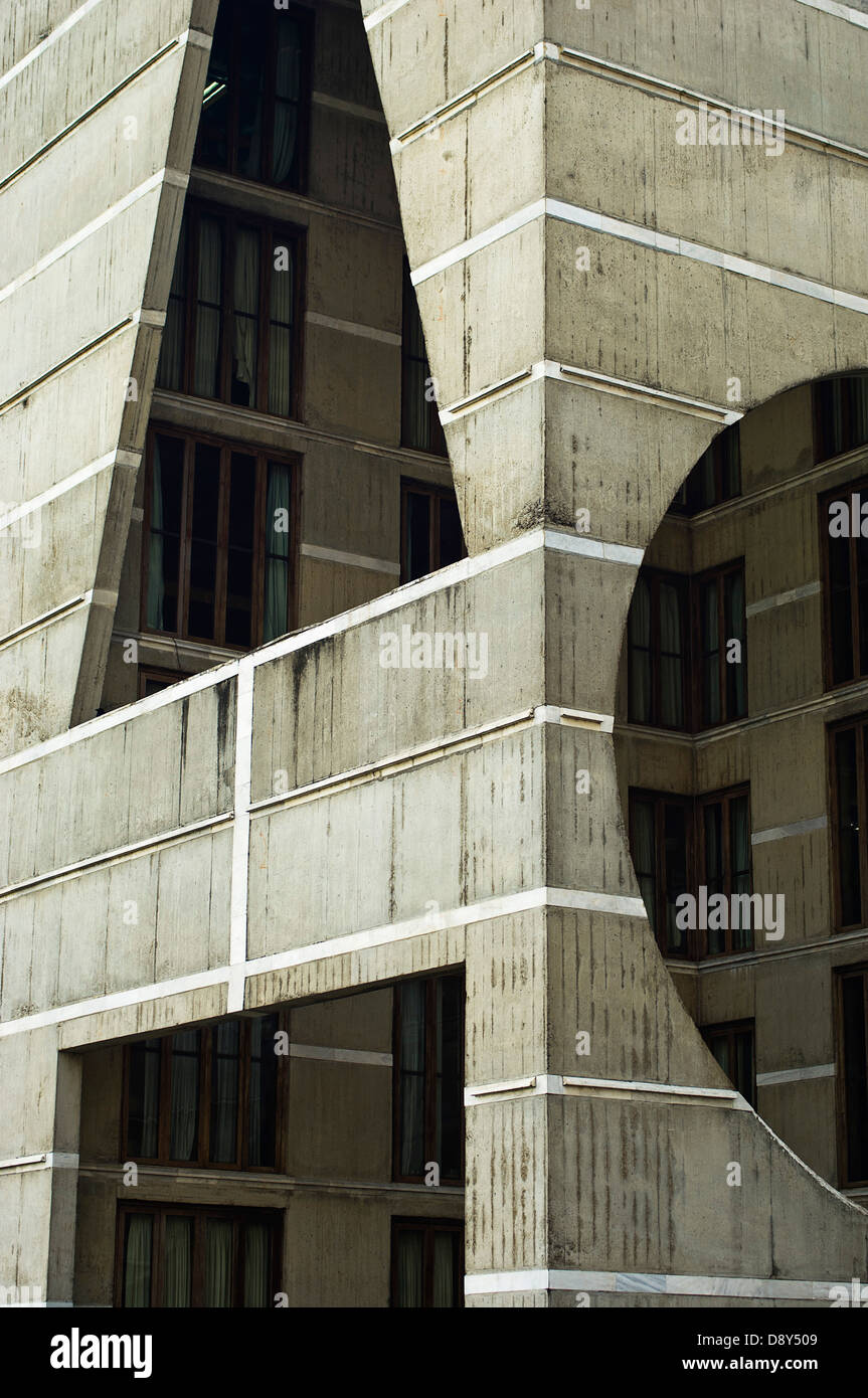 Parlement moderne bâtiment conçu par Louis Kahn. Asie Asie Parlement du Bangladesh Dacca Banque D'Images