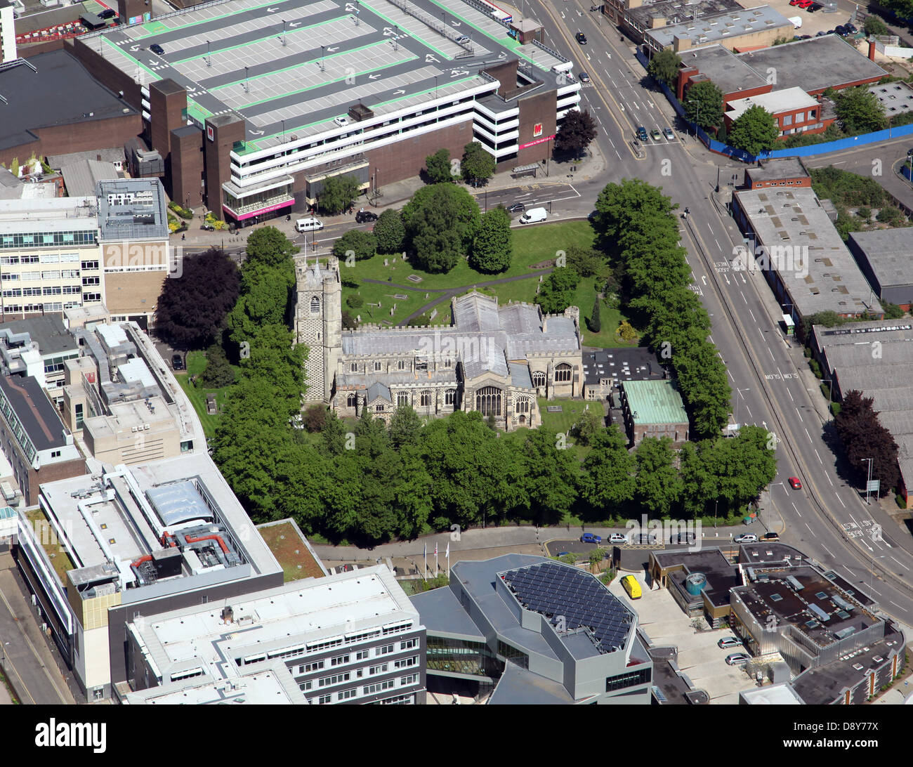 Vue aérienne de l'église St Mary, Luton Banque D'Images