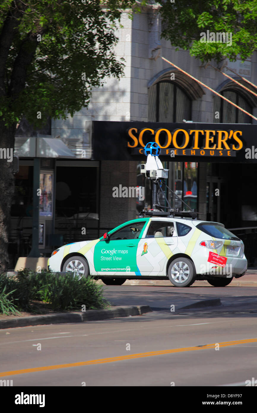 Google Earth véhicule caméra Café du scooter passant signe. Banque D'Images