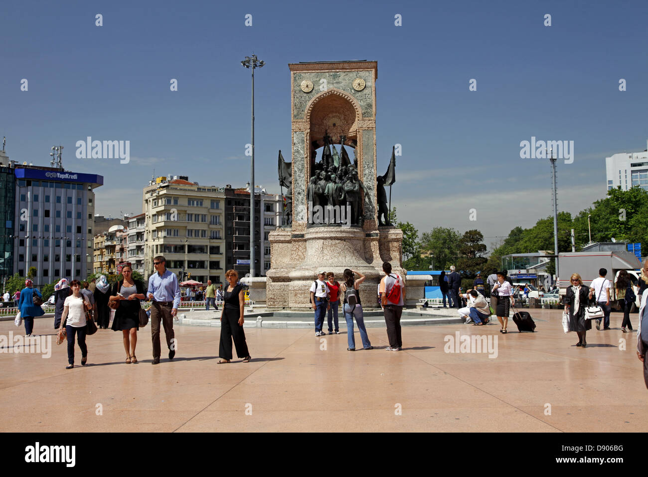 MONUMENT DE LA RÉPUBLIQUE la place Taksim Istanbul TURQUIE 22 Mai 2012 Banque D'Images