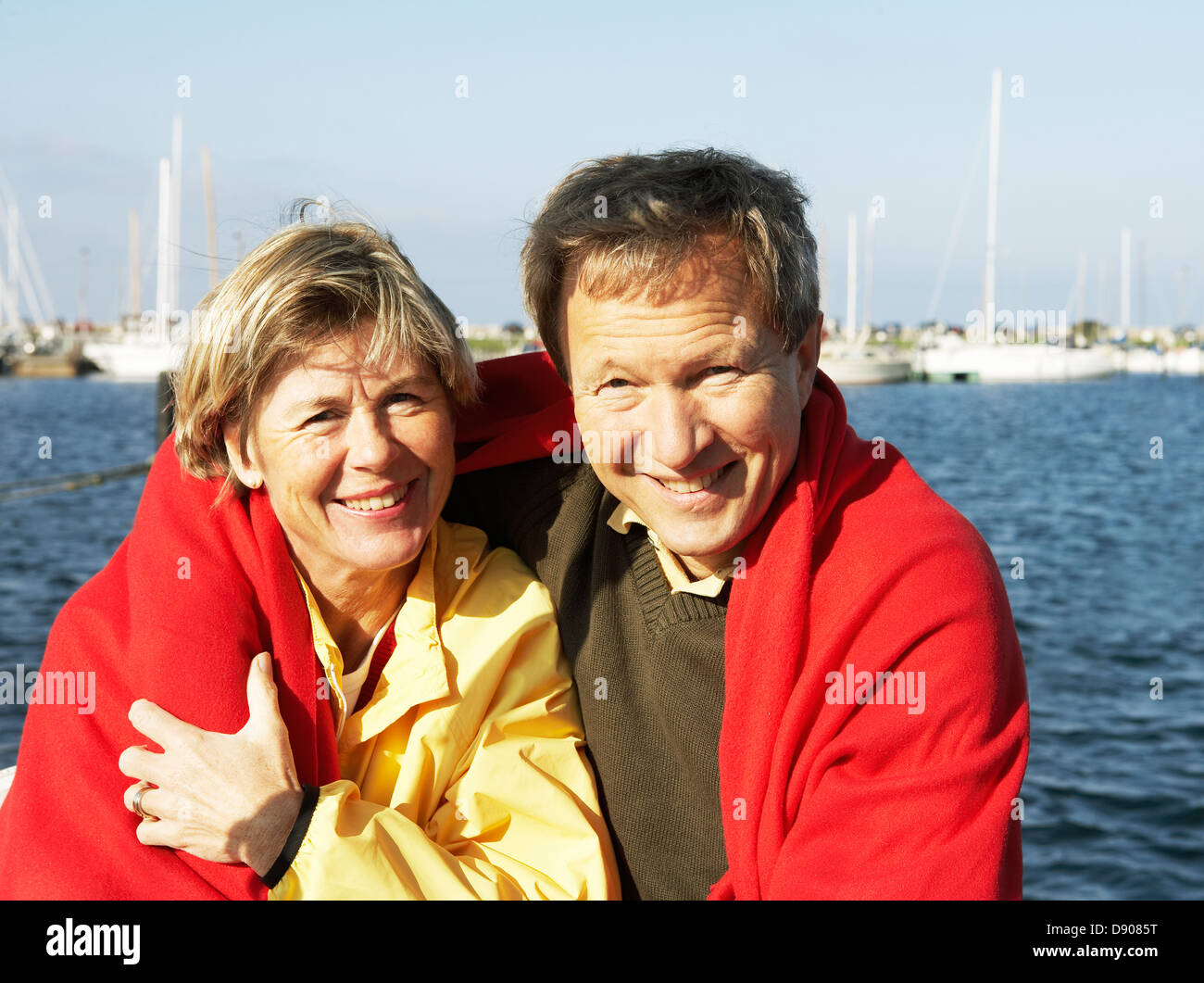 Portrait d'un couple d'âge moyen de la mer. Banque D'Images