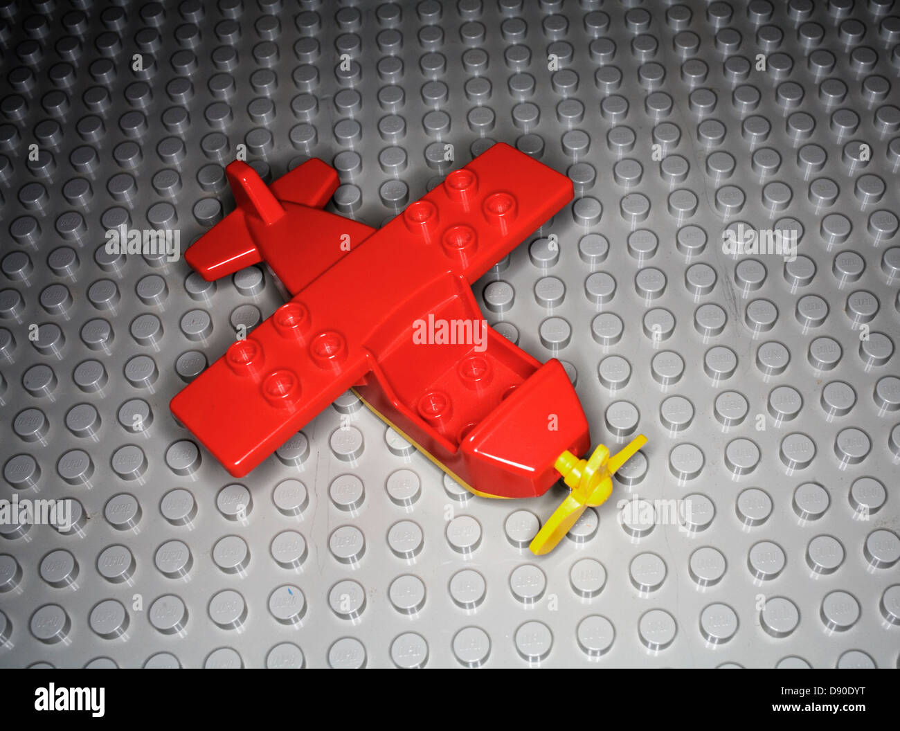 Red plastic lego duplo toy Banque de photographies et d�??images ?� haute r?�solution - Alamy