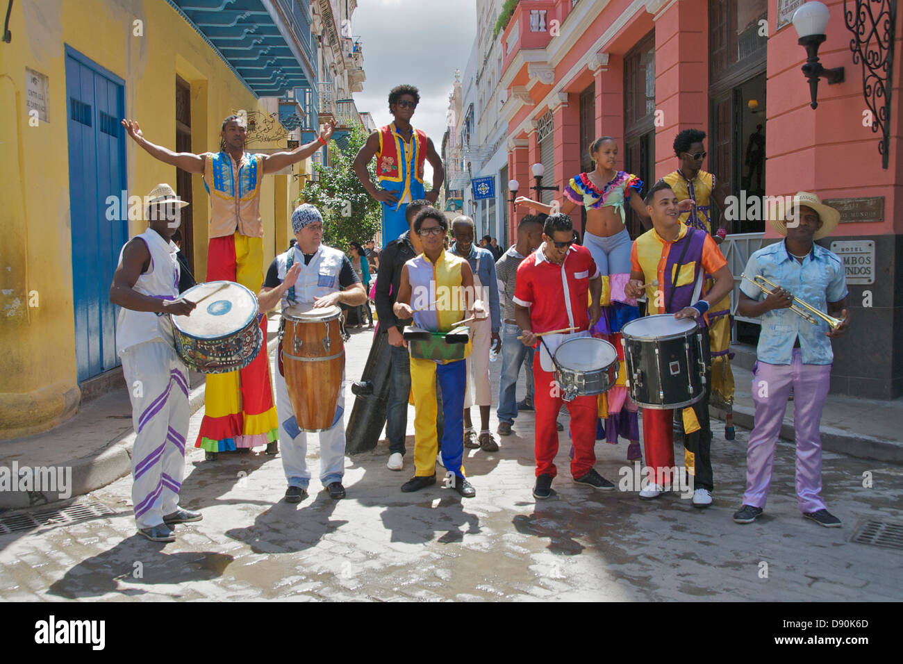 Les artistes de rue et des musiciens de La Havane Banque D'Images