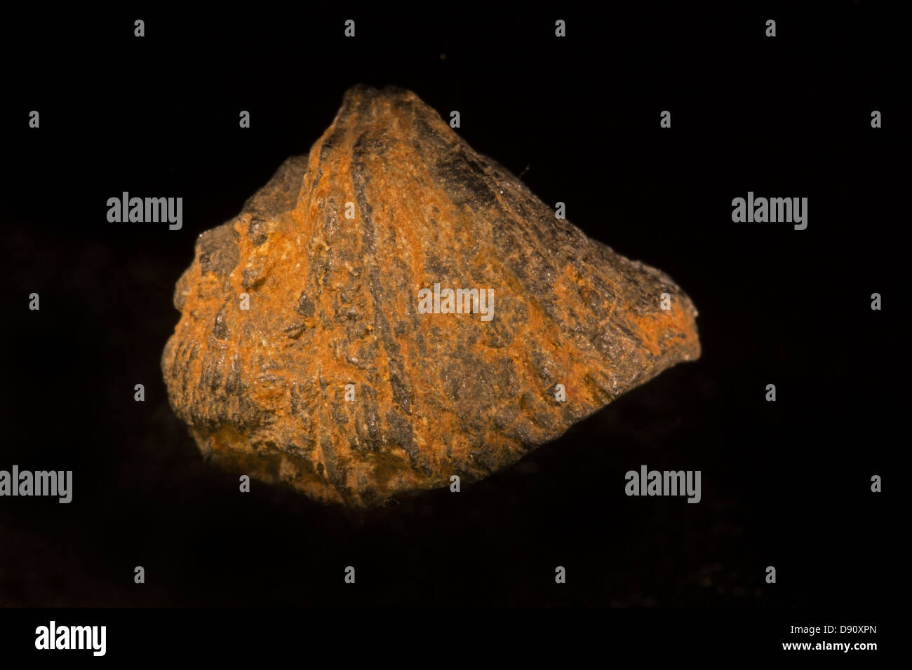 Tanteuxenite, Liha, République du Congo, contient des éléments de terres rares de l'Yttrium Banque D'Images