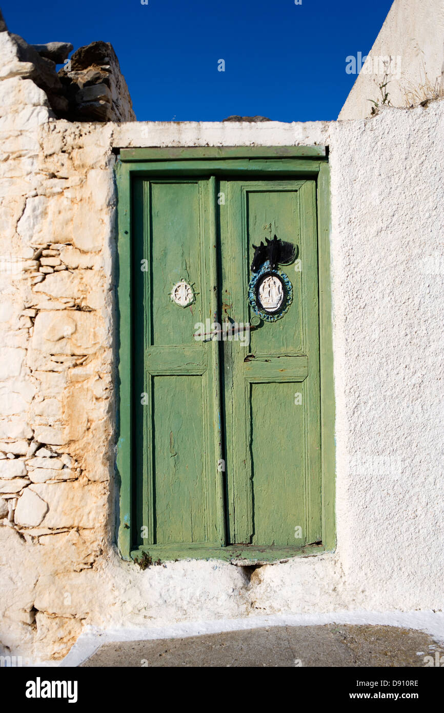 Une porte dans un mur, la Grèce. Banque D'Images Une porte dans un mur, la Grèce. Banque D'Images