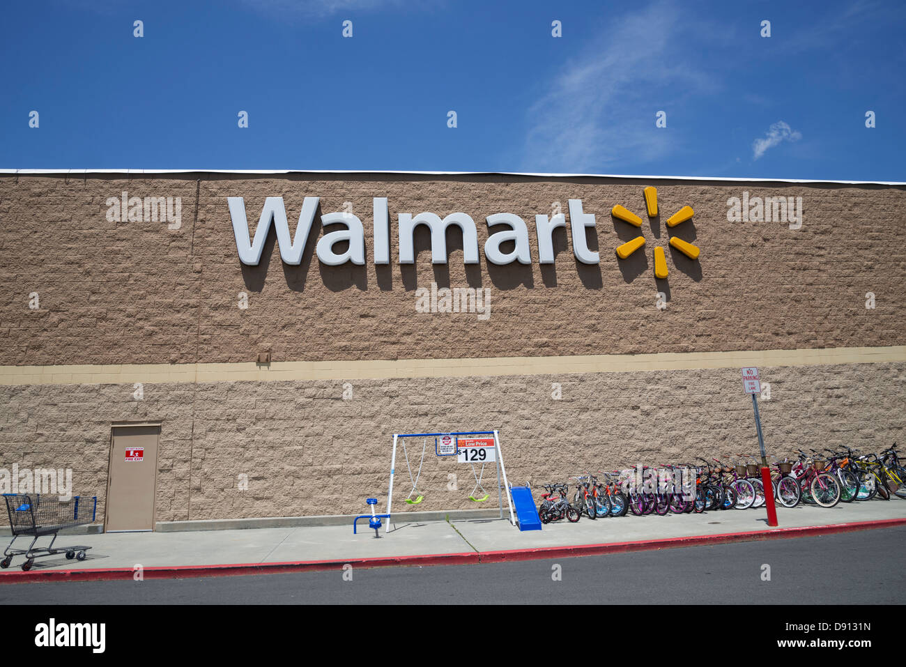 Wal Mart Store et les signes, Lake City, Floride. Banque D'Images