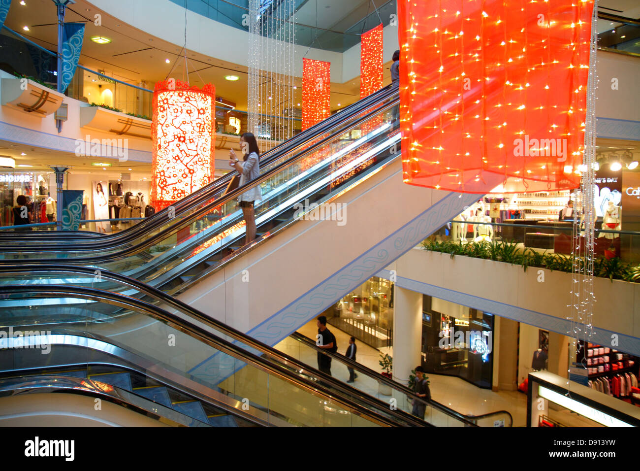 Singapore Raffles City, shopping shopper shoppers magasins marché marchés marché achat vente, magasin de détail magasins entreprises commerciales, Centre, c Banque D'Images