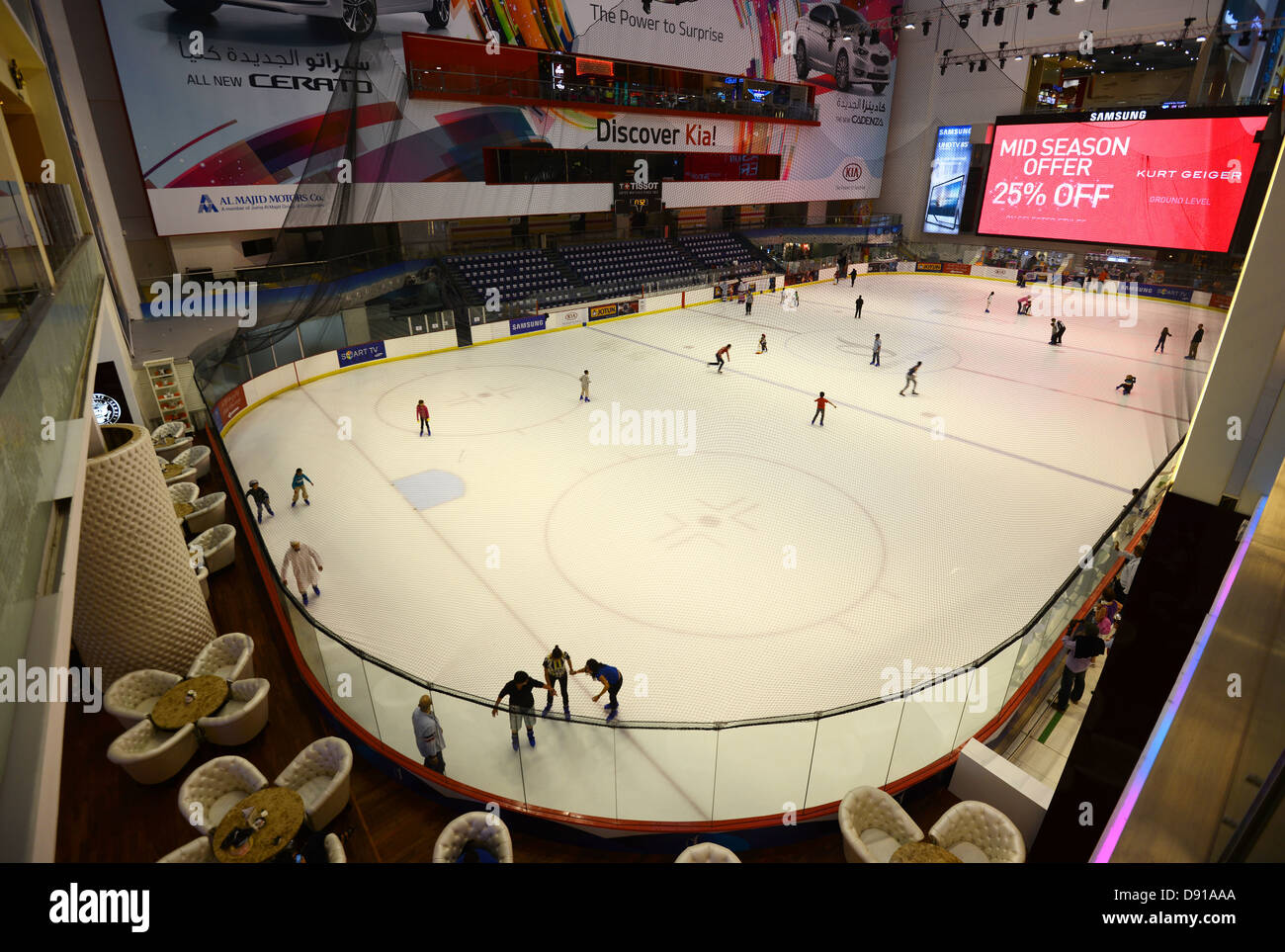 Centre Commercial de Dubaï, patinoire au centre commercial de Dubaï, Dubaï, Émirats Arabes Unis Banque D'Images