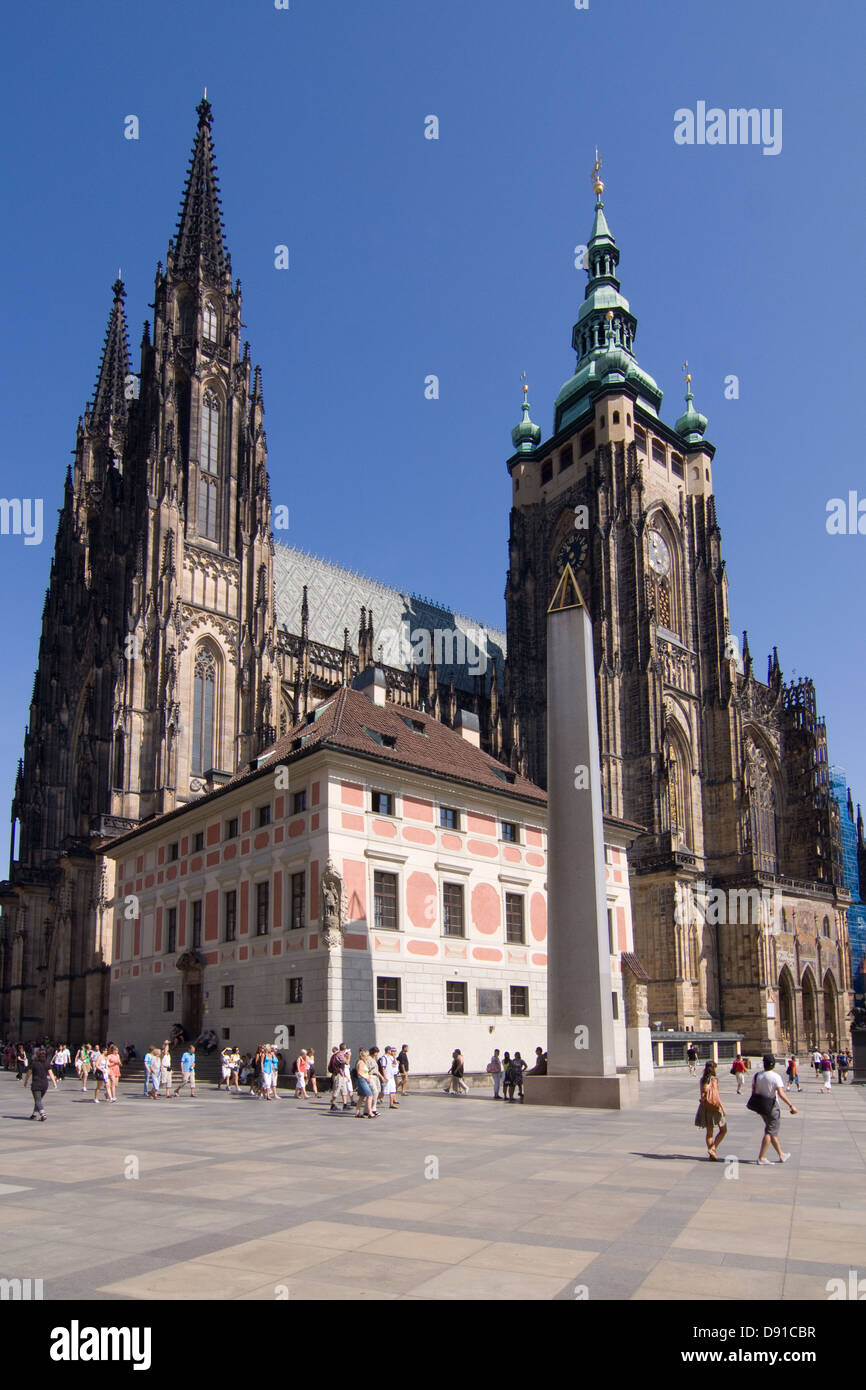 T-shirt Prague - Graphique Pont Charles, Château, Cathédrale Saint Guy - Coton - Unisexe