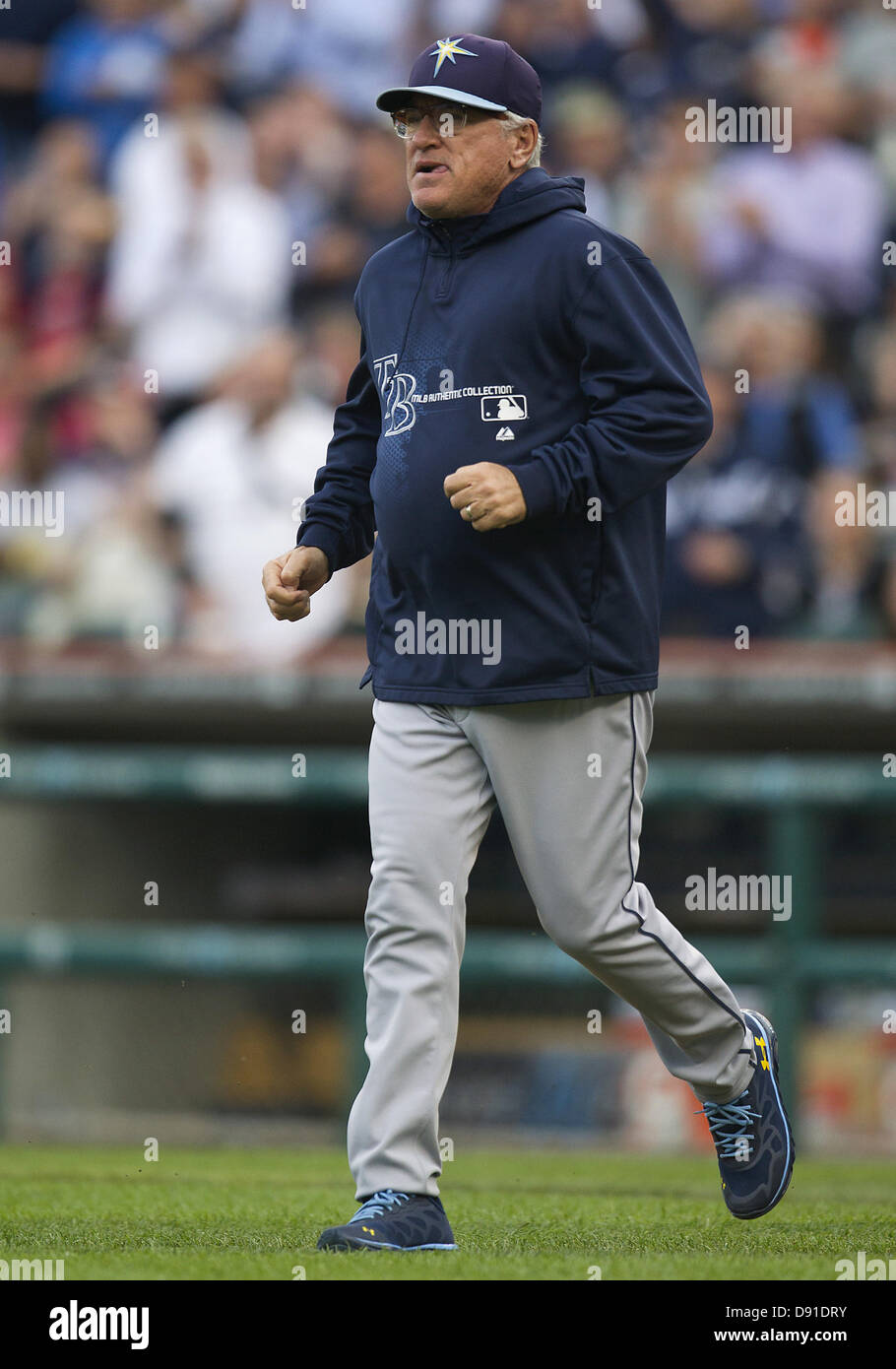 5 juin 2013 - Detroit, Michigan, États-Unis d'Amérique - Juin 05, 2013 : Rays de Tampa Bay manager Joe Maddon (70) au cours de l'action jeu MLB entre les Rays de Tampa Bay et les Tigers de Detroit à Comerica Park à Detroit, Michigan. Les rayons a défait les Tigres 3-0. Banque D'Images