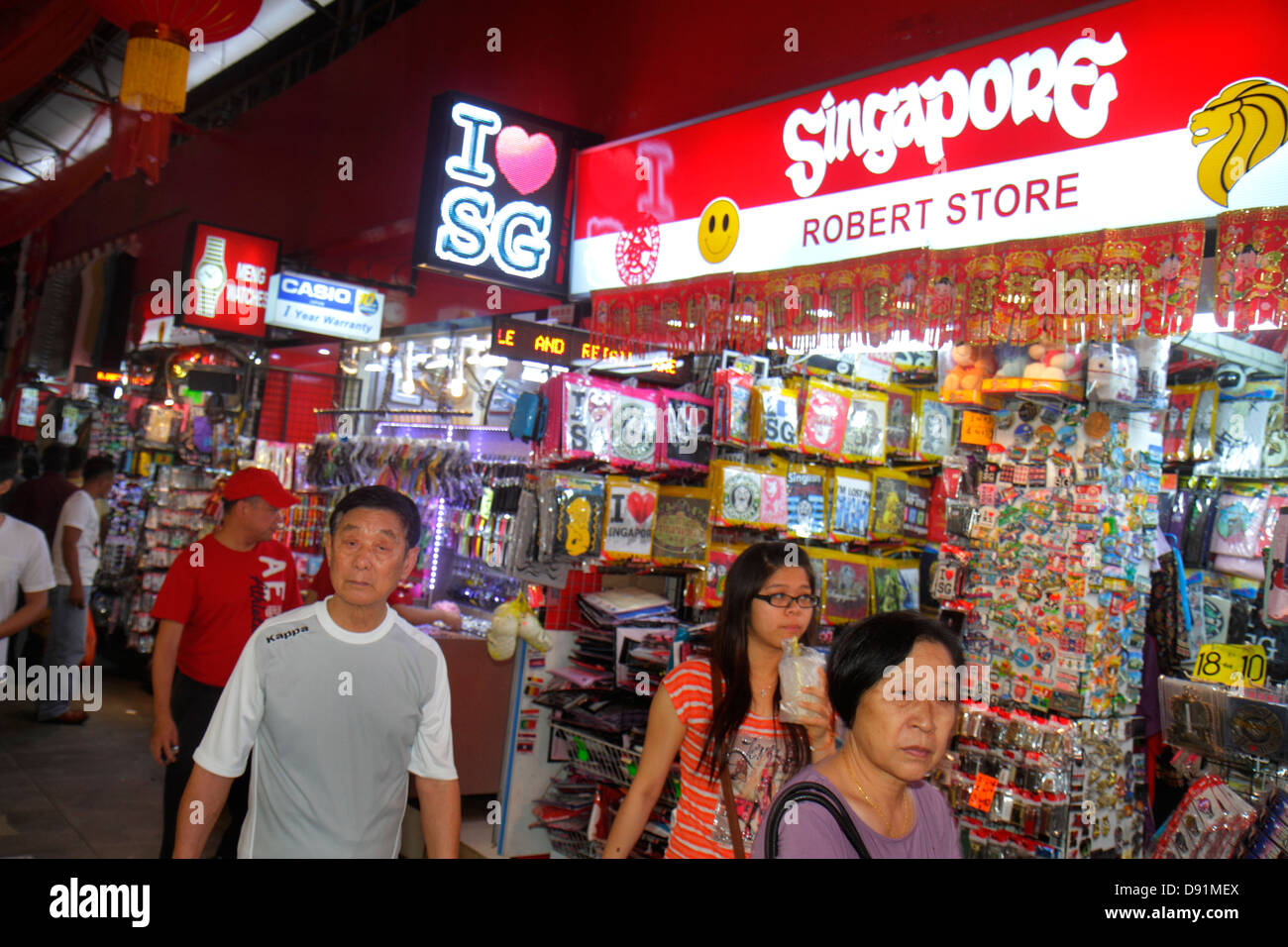 Singapour,Bugis Street,shopping shopper shoppers magasins marché marchés achats vente,magasin de détail magasins entreprises commerciales,magasins,v Banque D'Images