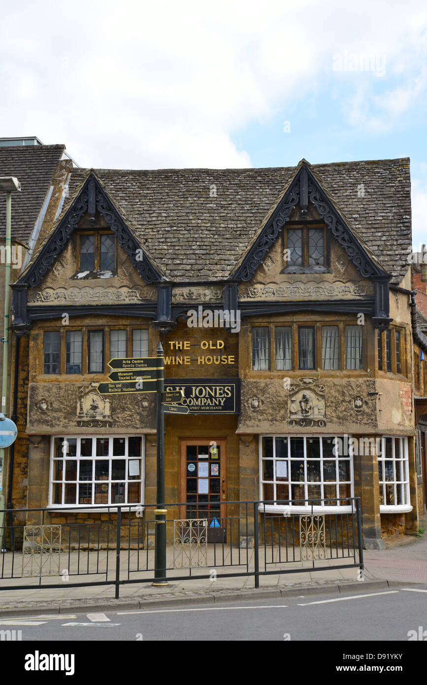 16e siècle 'la vieille maison de vins', High Street, Banbury, Oxfordshire, Angleterre, Royaume-Uni Banque D'Images