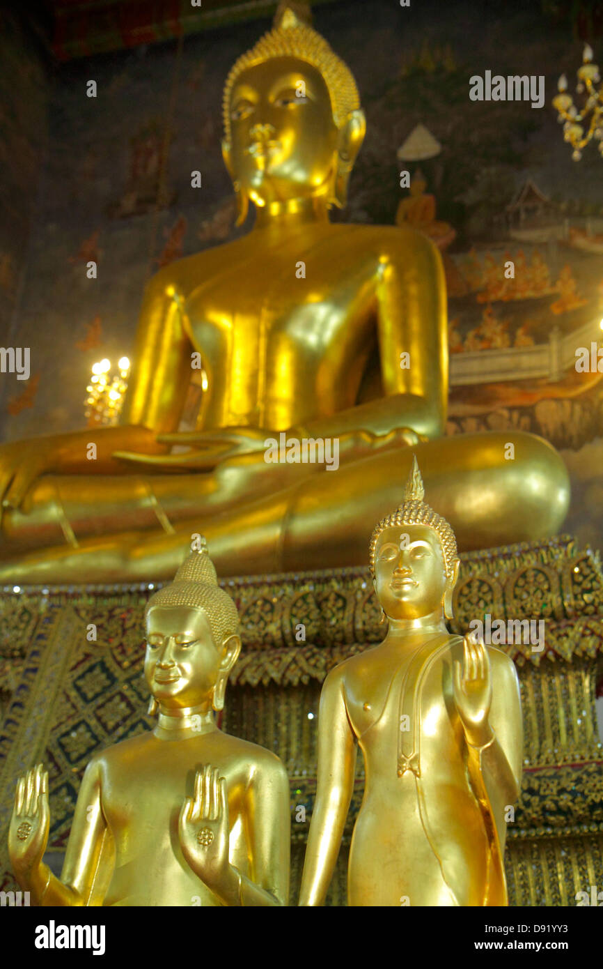 Bangkok Thaïlande,Thai,Phra Nakhon,Wat Ratchanatdaram,temple bouddhiste,Loha Prasat,Pavillon Maha Chetsadabodin,salle d'exposition Rattanakosin,statue,or, Banque D'Images