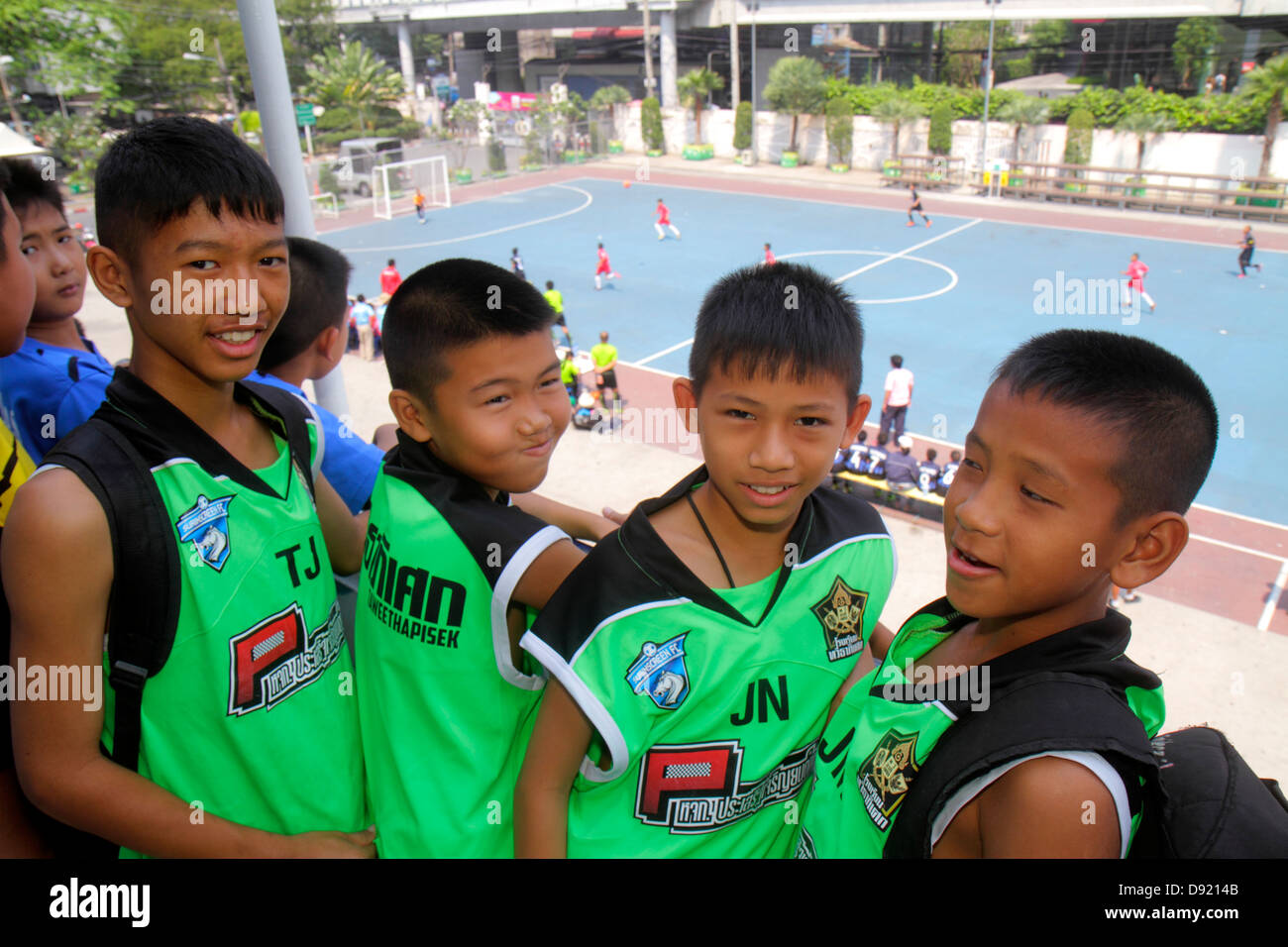 Bangkok Thaïlande,Thai,Pathum WAN,Rama 1 Road,Stade national,football football futubol,Asiatiques asiatiques immigrants ethniques minorités,garçons lad la Banque D'Images