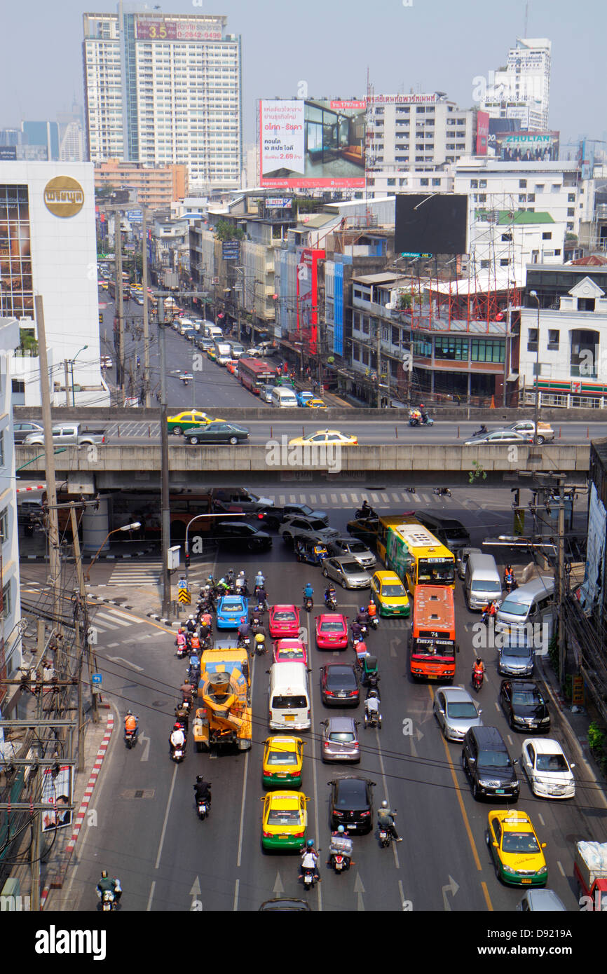 Bangkok Thaïlande,Thai,Ratchathewi,Pratunam,trafic,urbain,bus,car,taxi,bâtiments,ville horizon ville paysage urbain,vue aérienne du dessus,visiteurs Banque D'Images